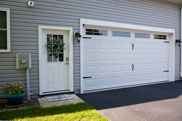 24/7 Emergency Garage Door Panel Replacement experts in South Sioux City, NE
